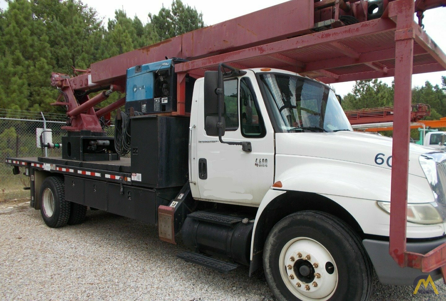 Elliott ECG-4-85 84.5' Telescopic Boom Bucket Truck on International 4400 3