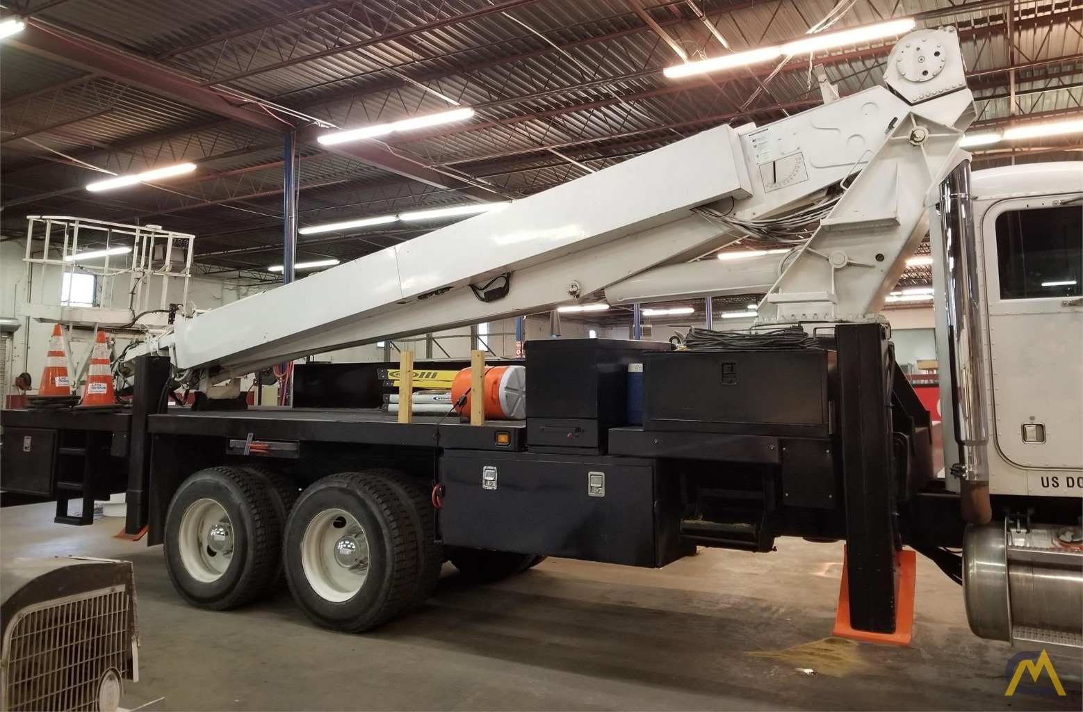 Elliott ECH-5-110 110' Telescopic Boom Bucket Truck on Peterbilt 357 1