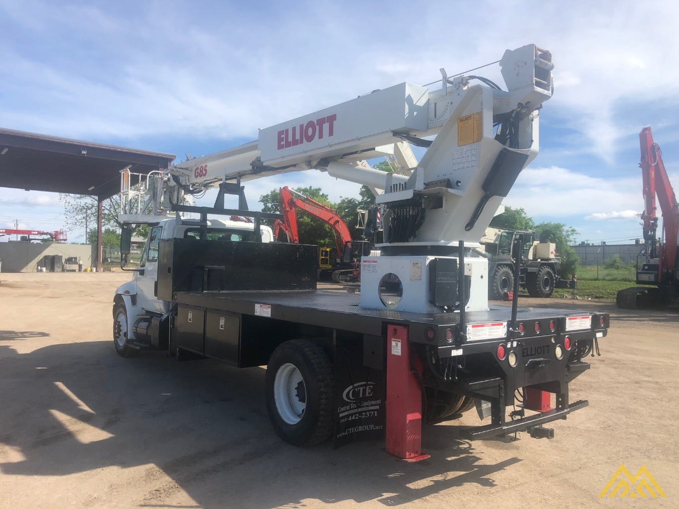 Elliott G85R 3-Ton Aerial Bucket Truck 4