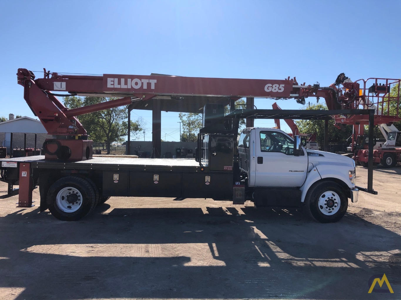 Elliott G85R 2.95 Telescopic Boom Bucket Truck 3
