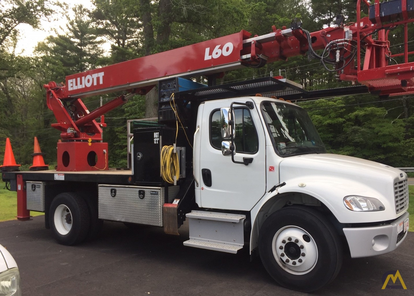 Elliott L60R 3-Ton Aerial Bucket Truck 0
