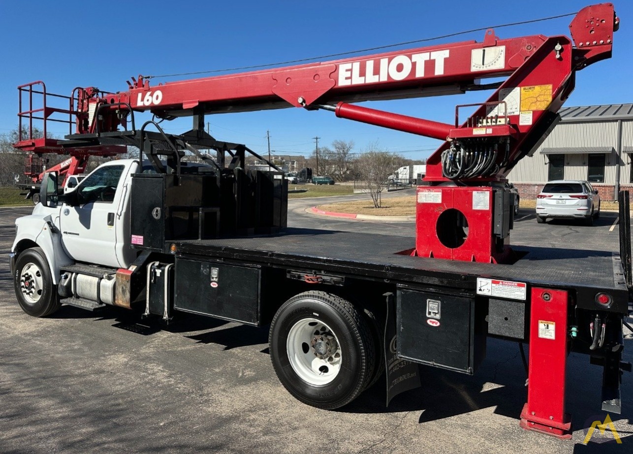 Elliott L60R Telescopic Boom Bucket Truck 2