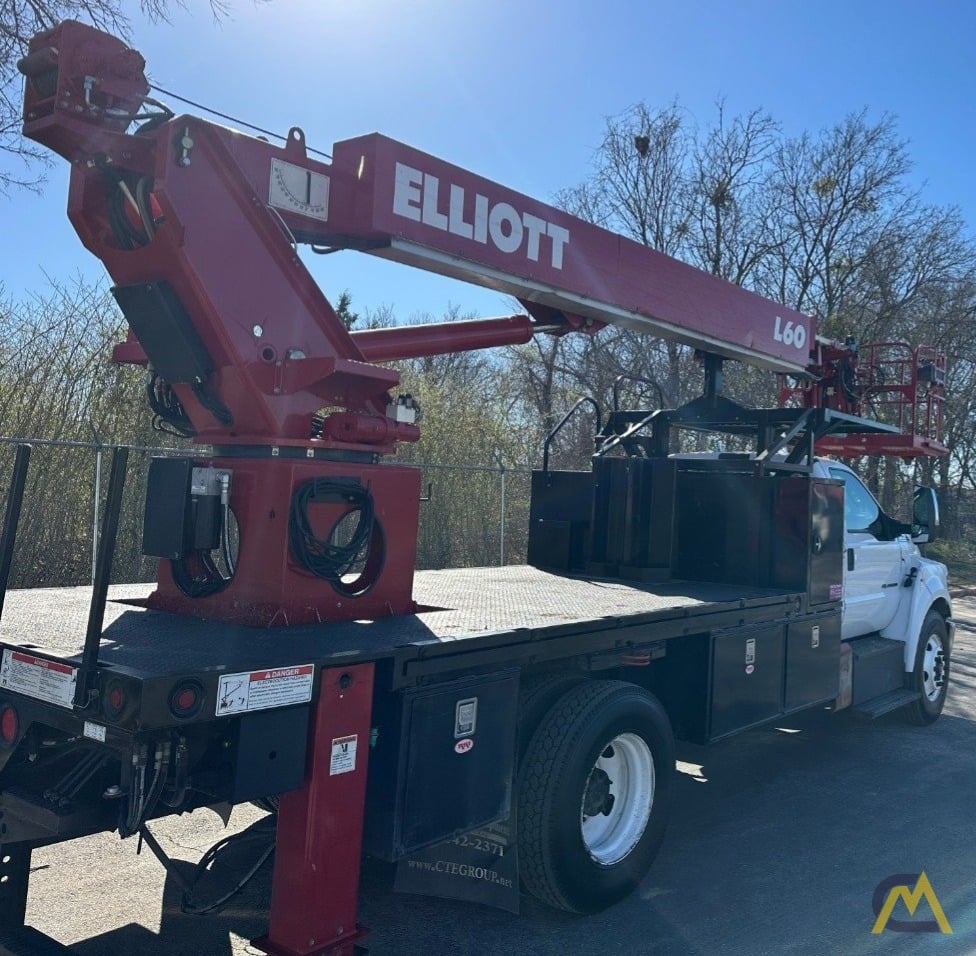 Elliott L60R Telescopic Boom Bucket Truck 3