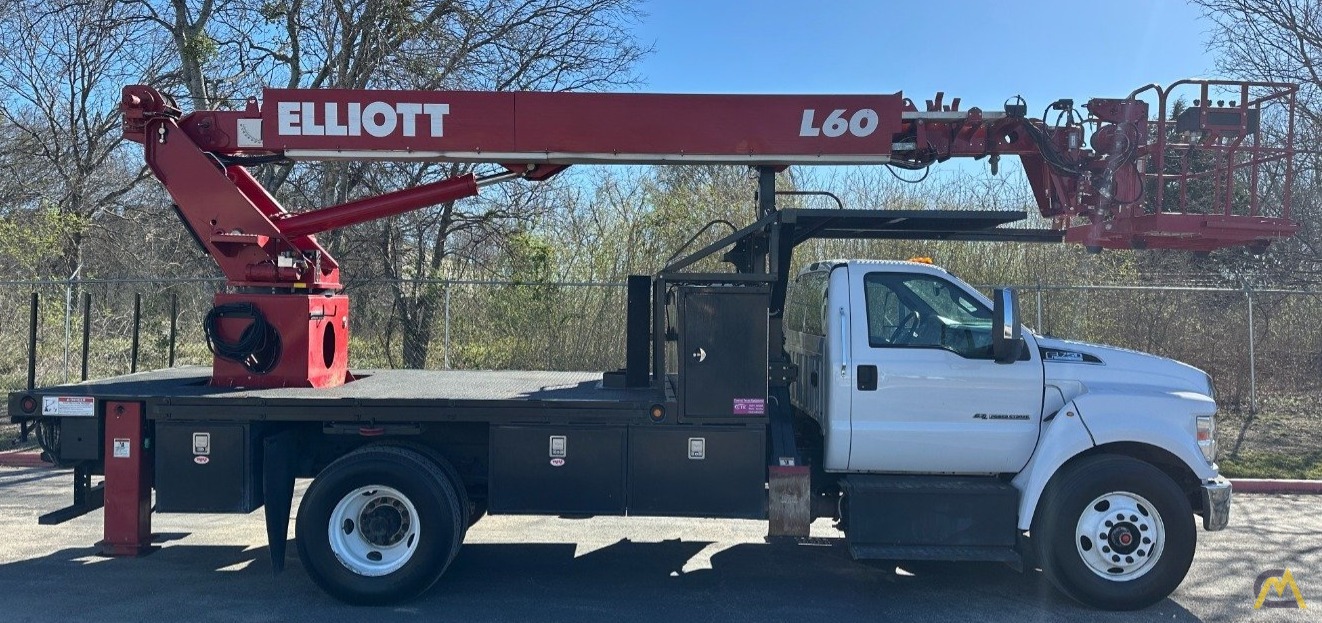 Elliott L60R Telescopic Boom Bucket Truck 4