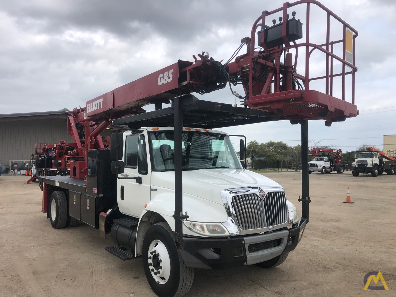 Elliott G85R 3-Ton Aerial Bucket Truck 4