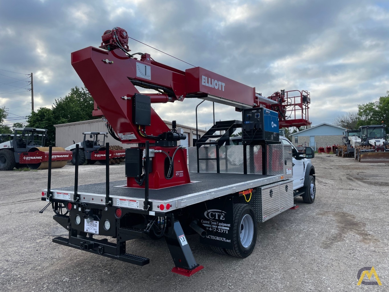 Elliott M43R Aerial Bucket Truck 3