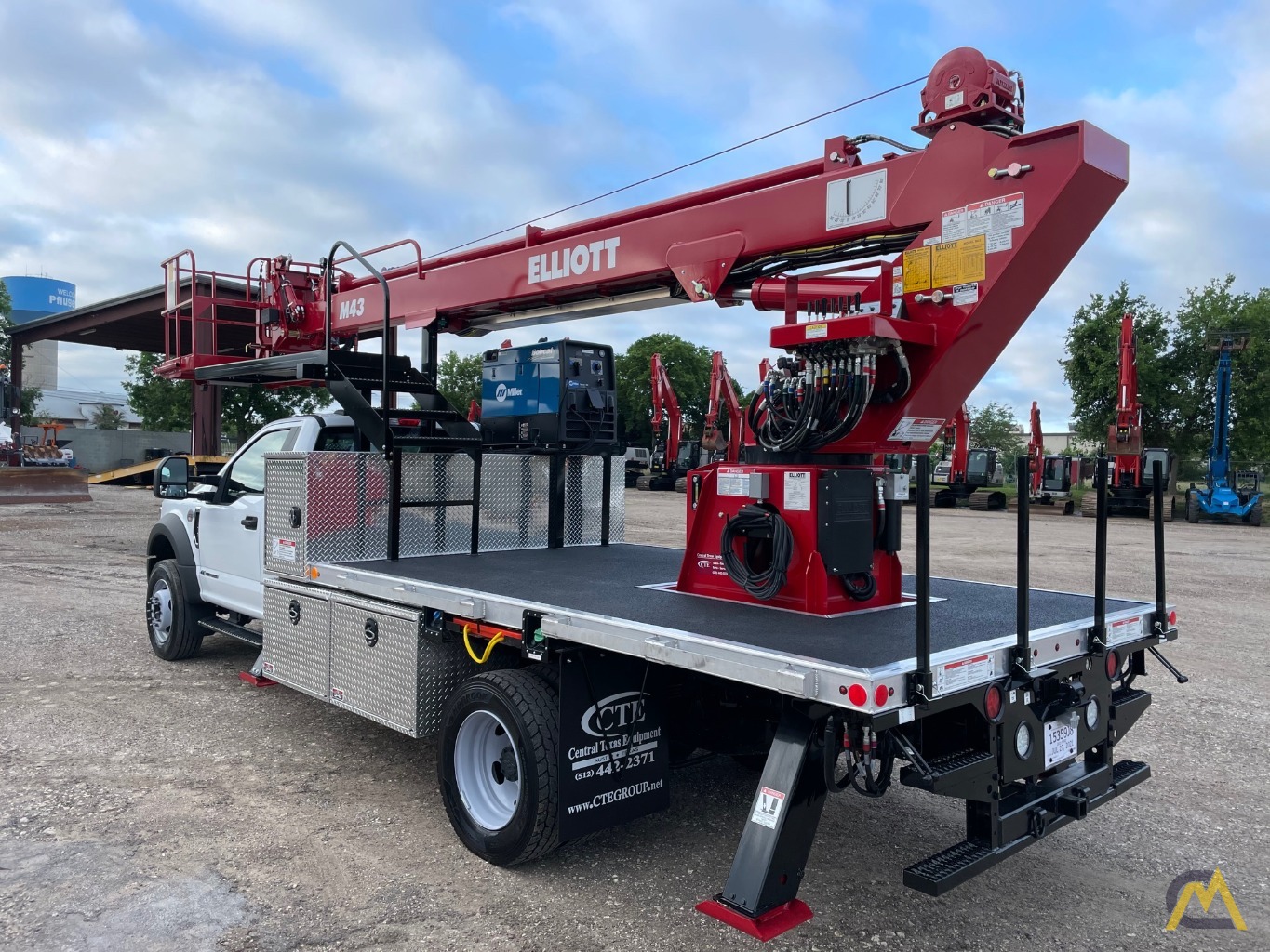 Elliott M43R Aerial Bucket Truck 2