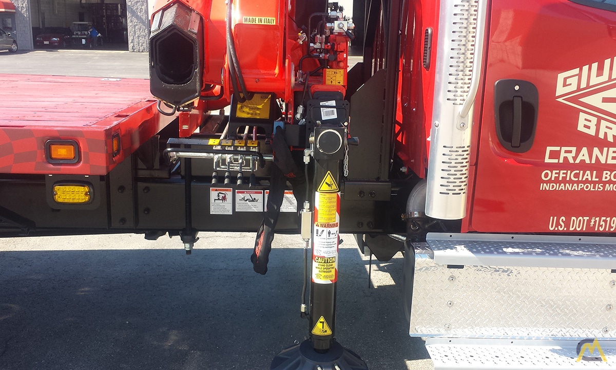 Fassi F110A.0.23 11.20-ton Articulating Knuckleboom Crane on FREIGHTLINER M2 106 10