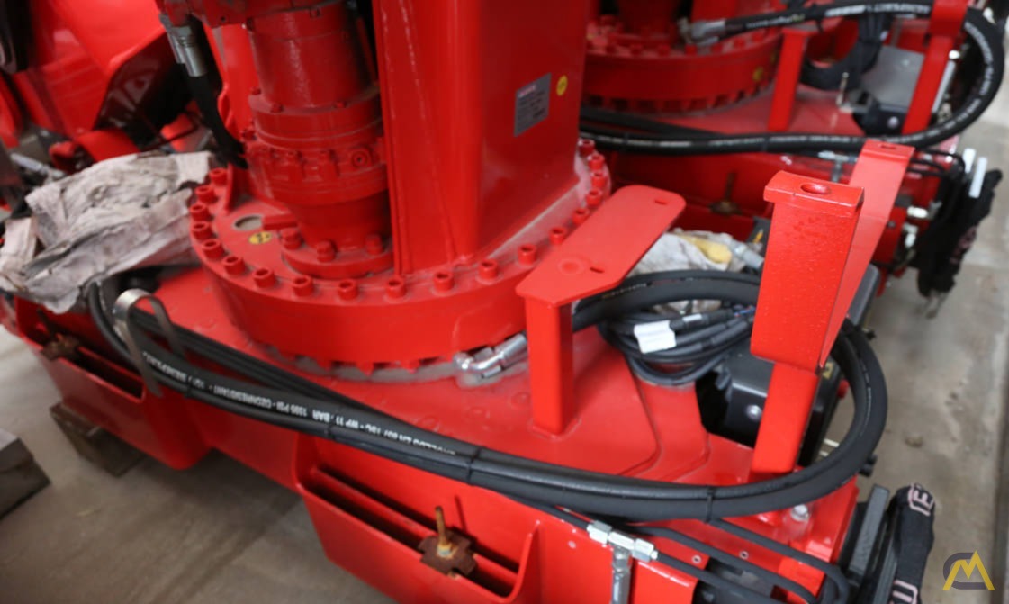 Fassi F335RA.2.25 12.68-Ton Knuckle Boom Articulating Crane 2