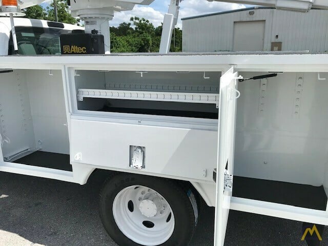 Altec AT37G 42' Articulating Telescopic Boom Aerial Bucket Truck on Ford F550 19