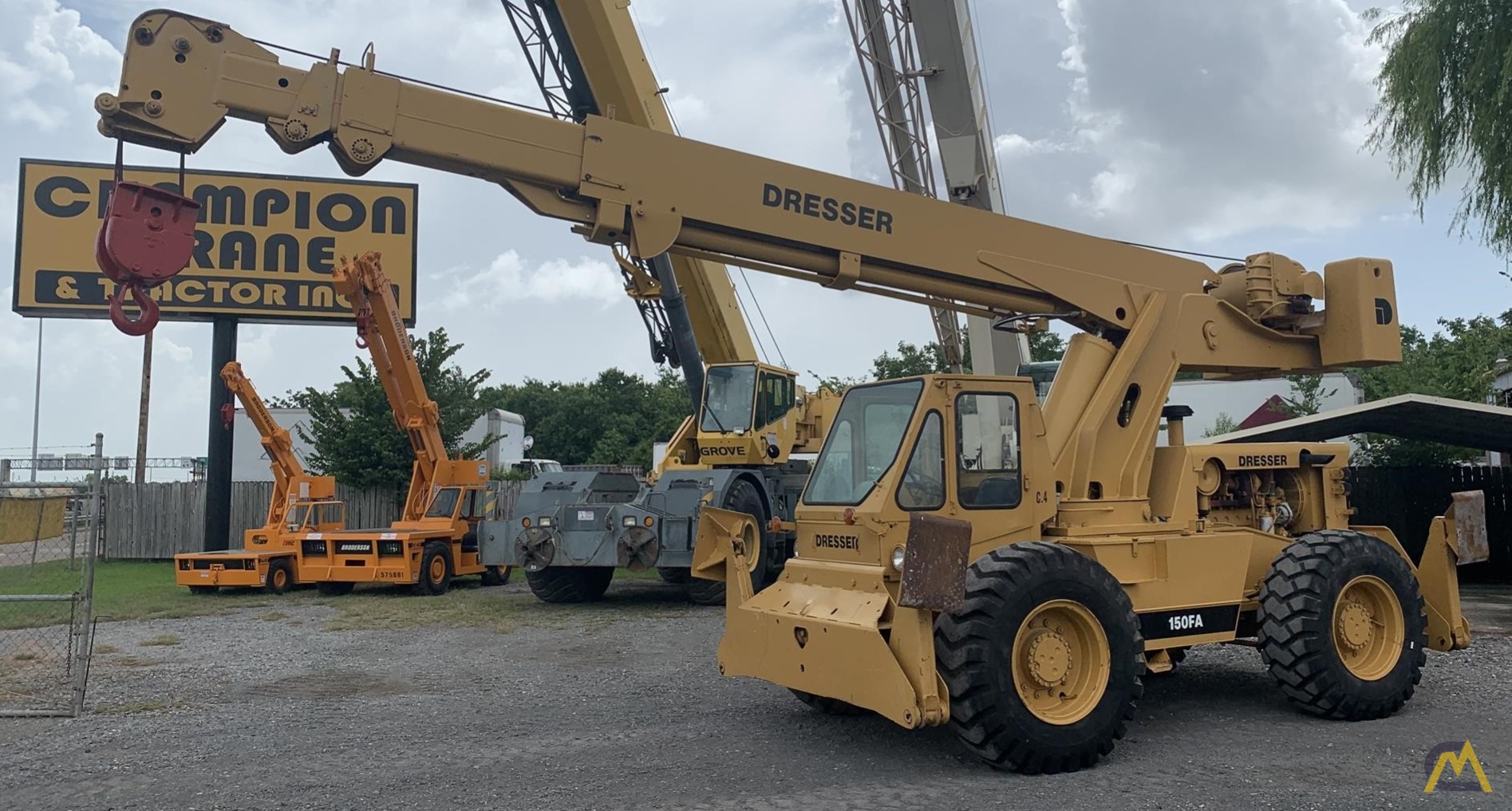 Galion 150FA 15-Ton Down Cab Rough Terrain Crane 0