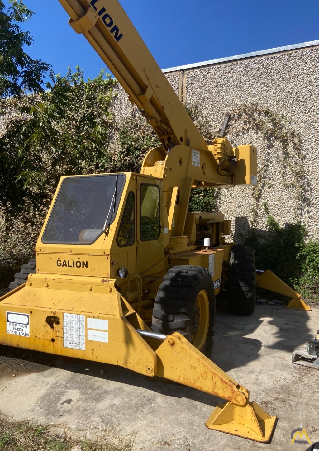 Galion 150FA 15-Ton Down Cab Rough Terrain Crane 4