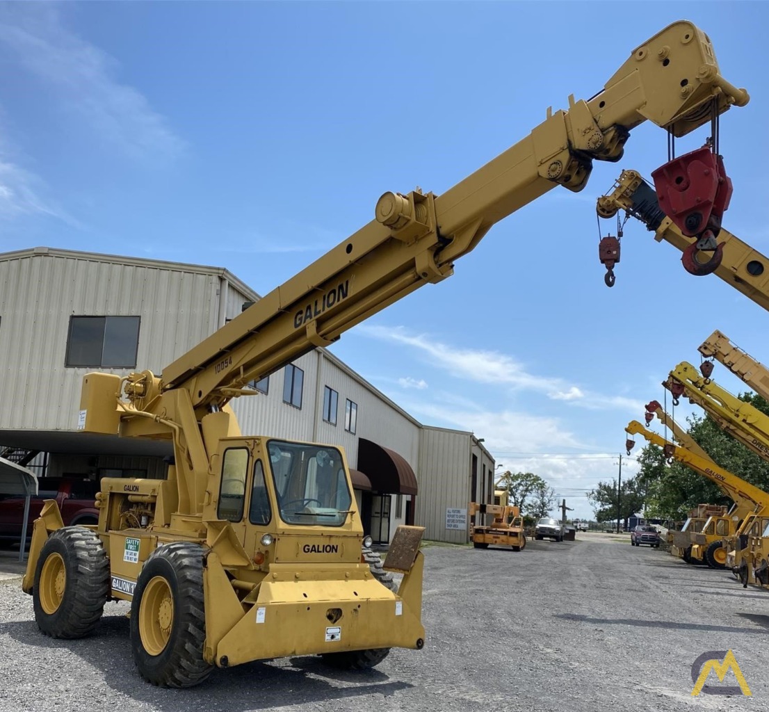 Galion 150FA 15-ton Down Cab Rough Terrain Crane 2
