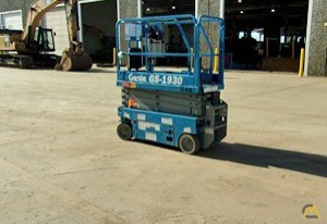 Genie GS-1930 Scissor Lift 2