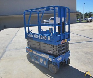 Genie GS-1930 Scissor Lift 3