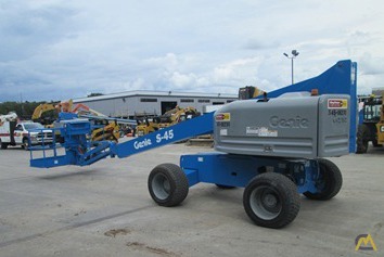 Genie S-45 Telescopic Boom Lift 1