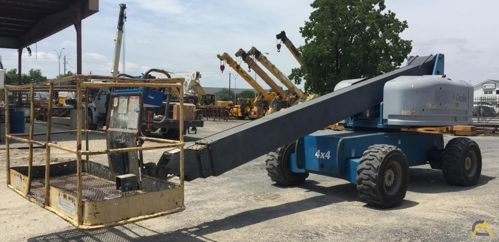 Genie S-60 0.25-Ton Telescopic Boom Lift 0
