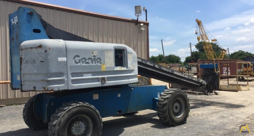 Genie S-60 0.25-Ton Telescopic Boom Lift 2