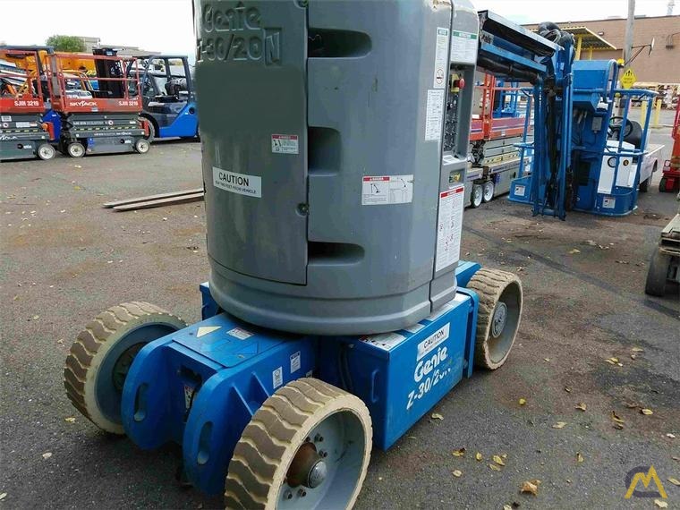 Genie Z30/20NRJ Articulating Boom Lift 1