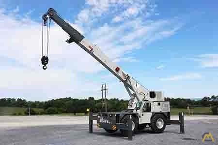 Grove GCD25 25-Ton Industrial Carry Deck Crane 0
