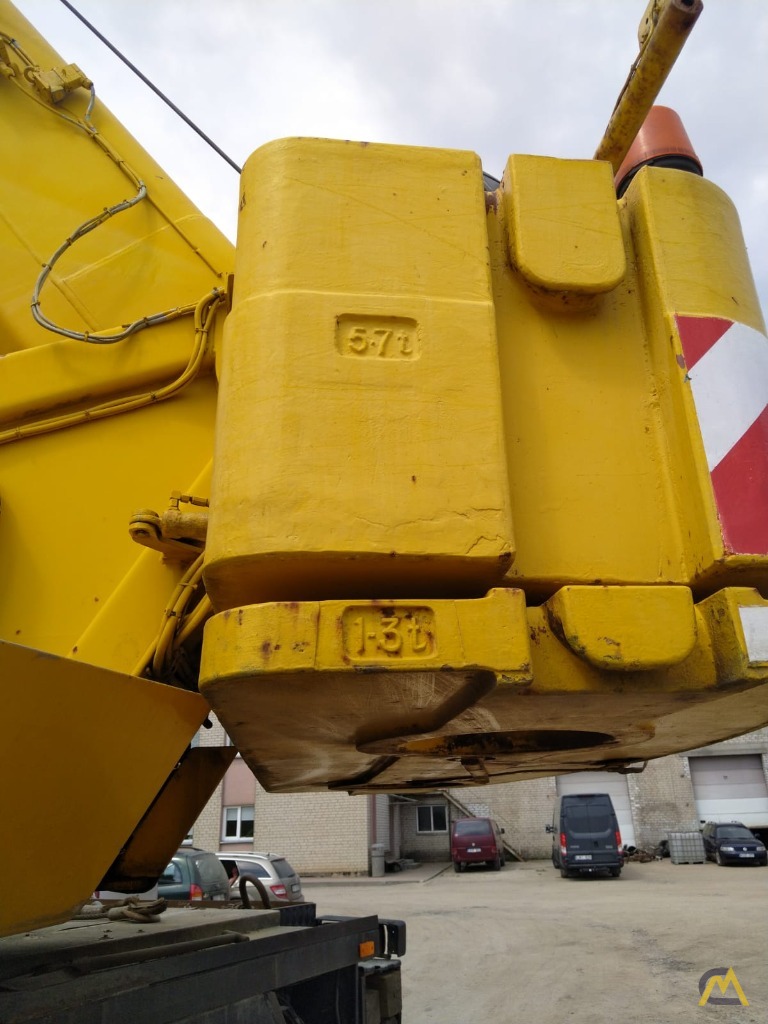 Grove GMK3050 55-Ton All Terrain Crane 19