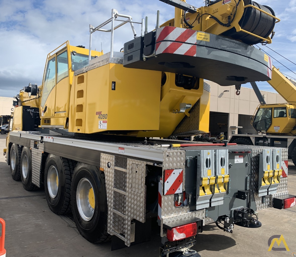 Grove GMK4090 100-Ton All Terrain Crane 3