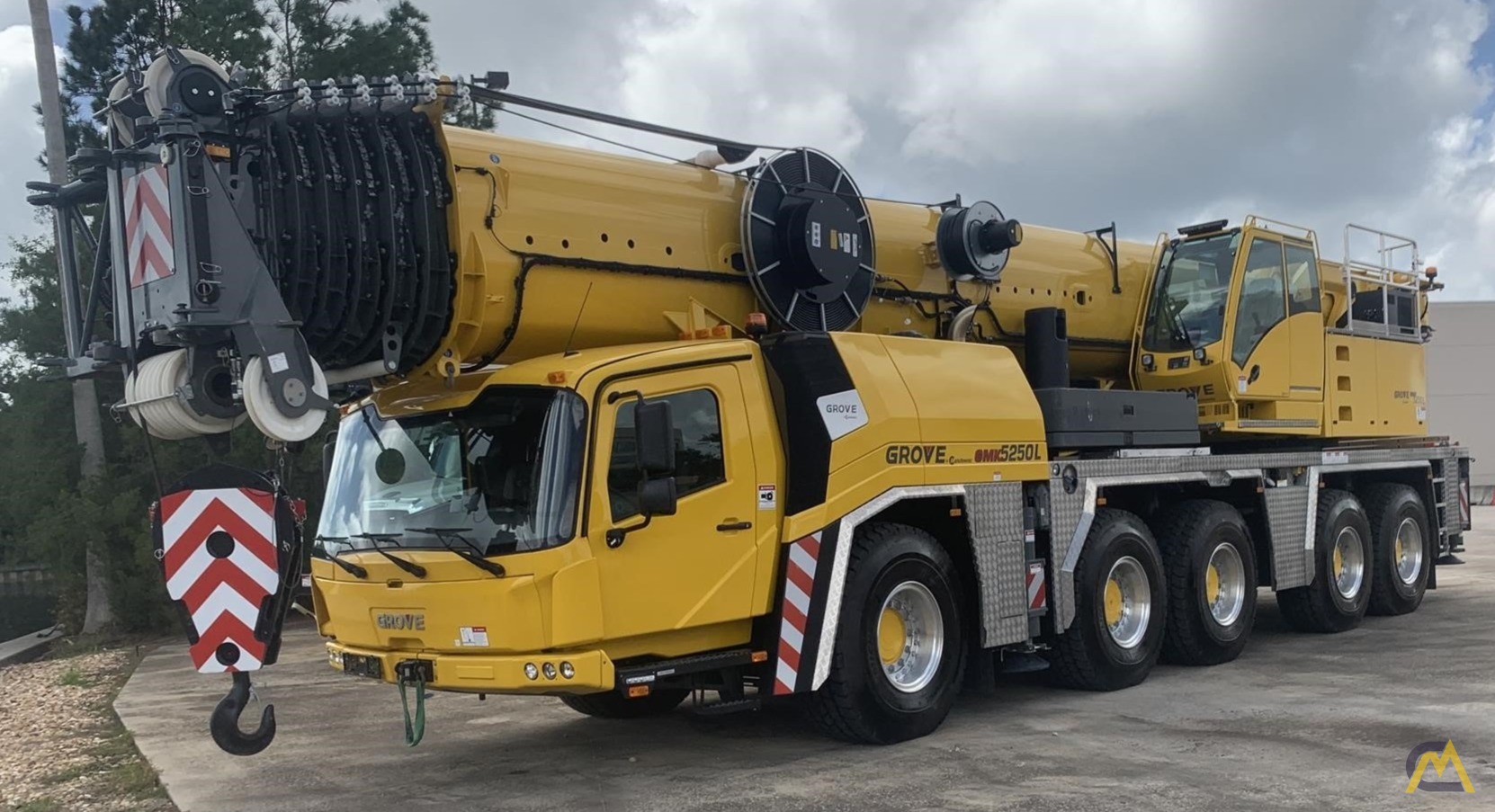 Grove GMK5250L 300-Ton All Terrain Crane 0