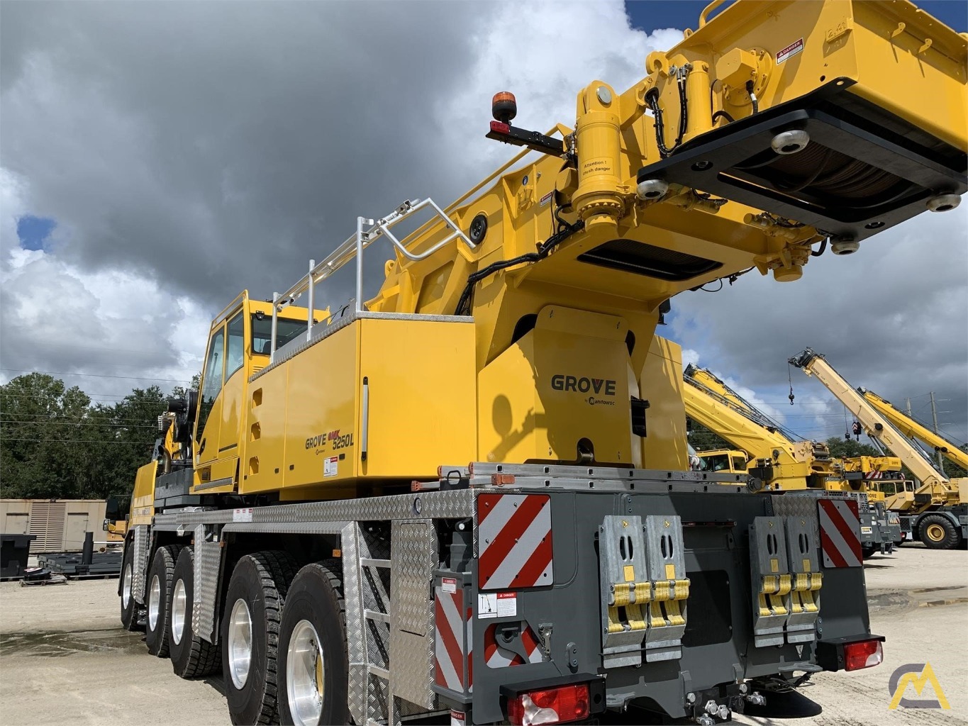 Grove GMK5250L 300-Ton All Terrain Crane 3