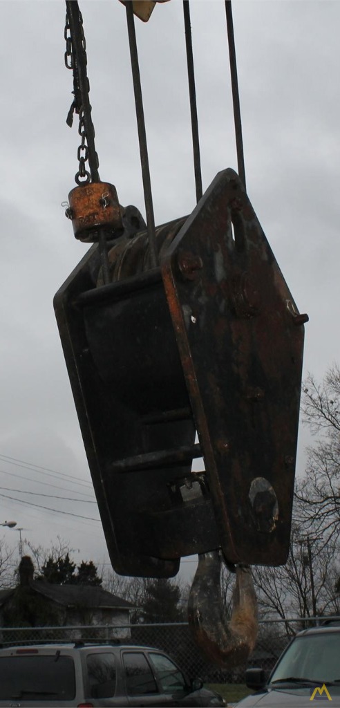Grove RT522B 22-ton Rough Terrain Crane 8
