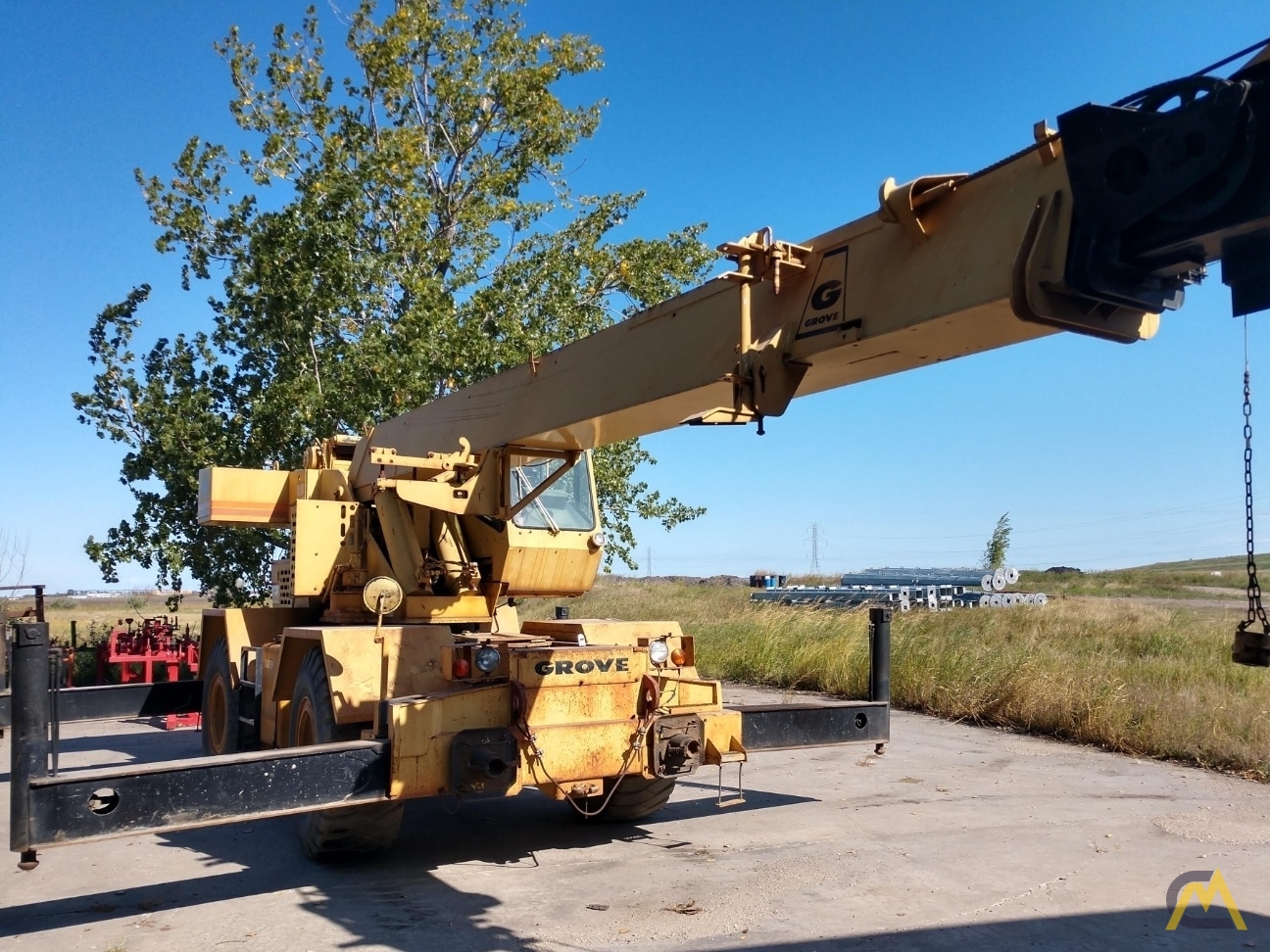 Grove RT528C 28-ton Rough Terrain Crane 3