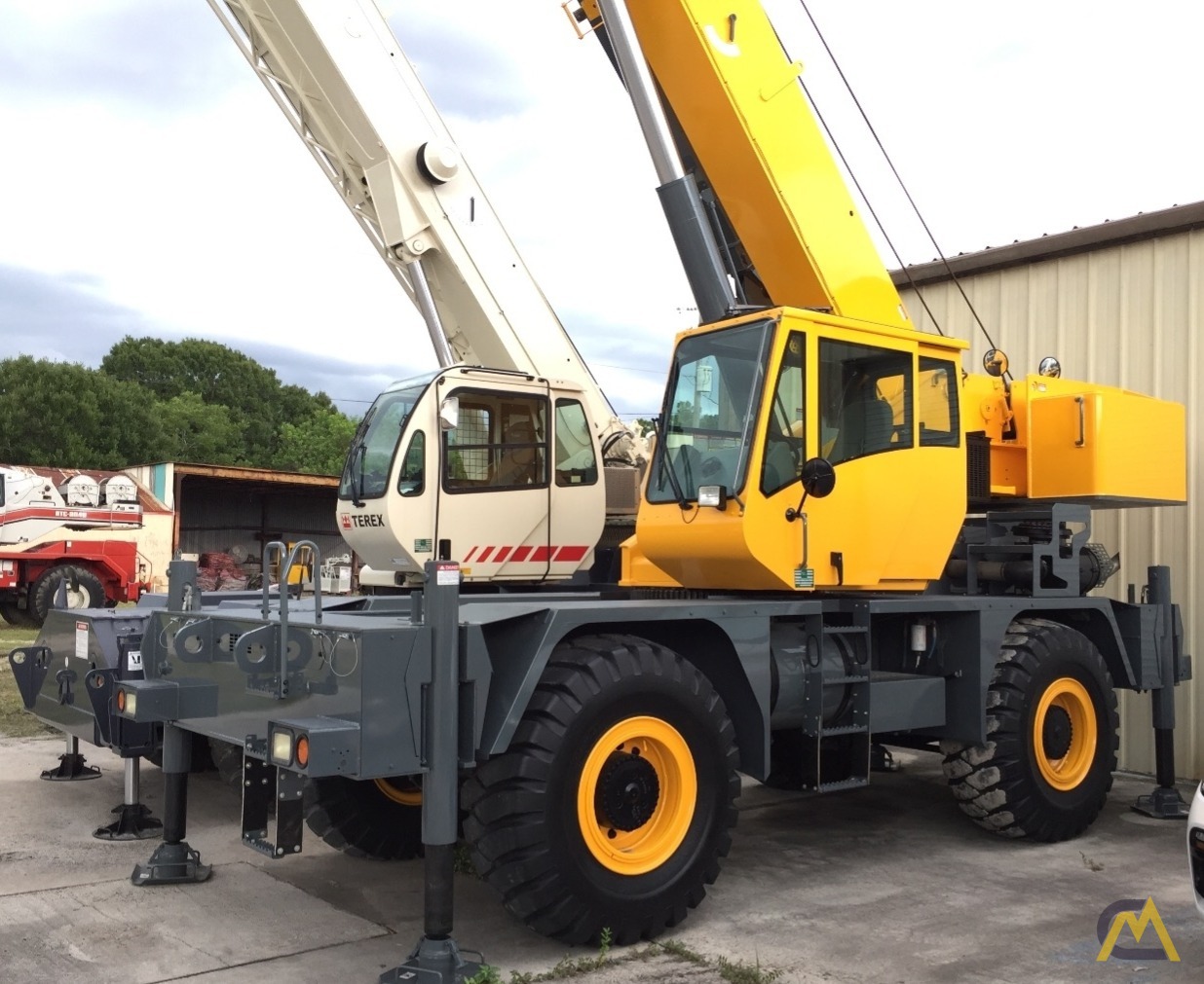 Grove RT530E-2 30-Ton Rough Terrain Crane 4