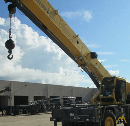 Grove RT530E-2 30-Ton Rough Terrain Crane 0