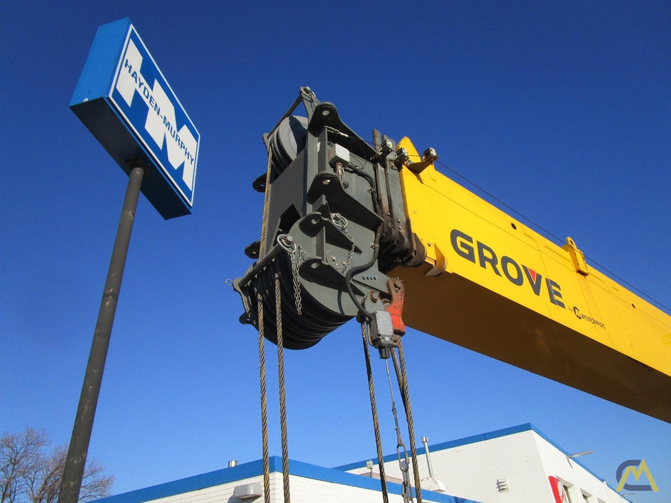 Grove RT530E-2 30-ton Rough Terrain Crane 6