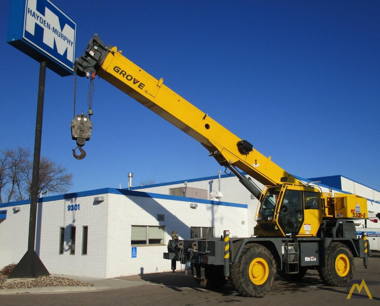 Grove RT530E-2 30-ton Rough Terrain Crane 1