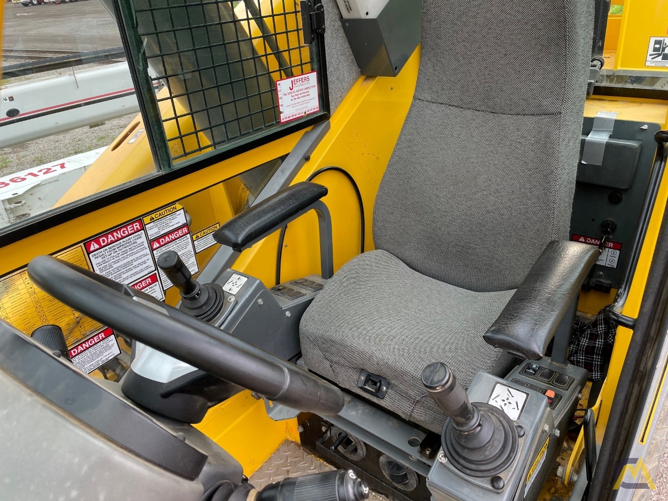 Grove RT540E-4 40-Ton Rough Terrain Crane 4