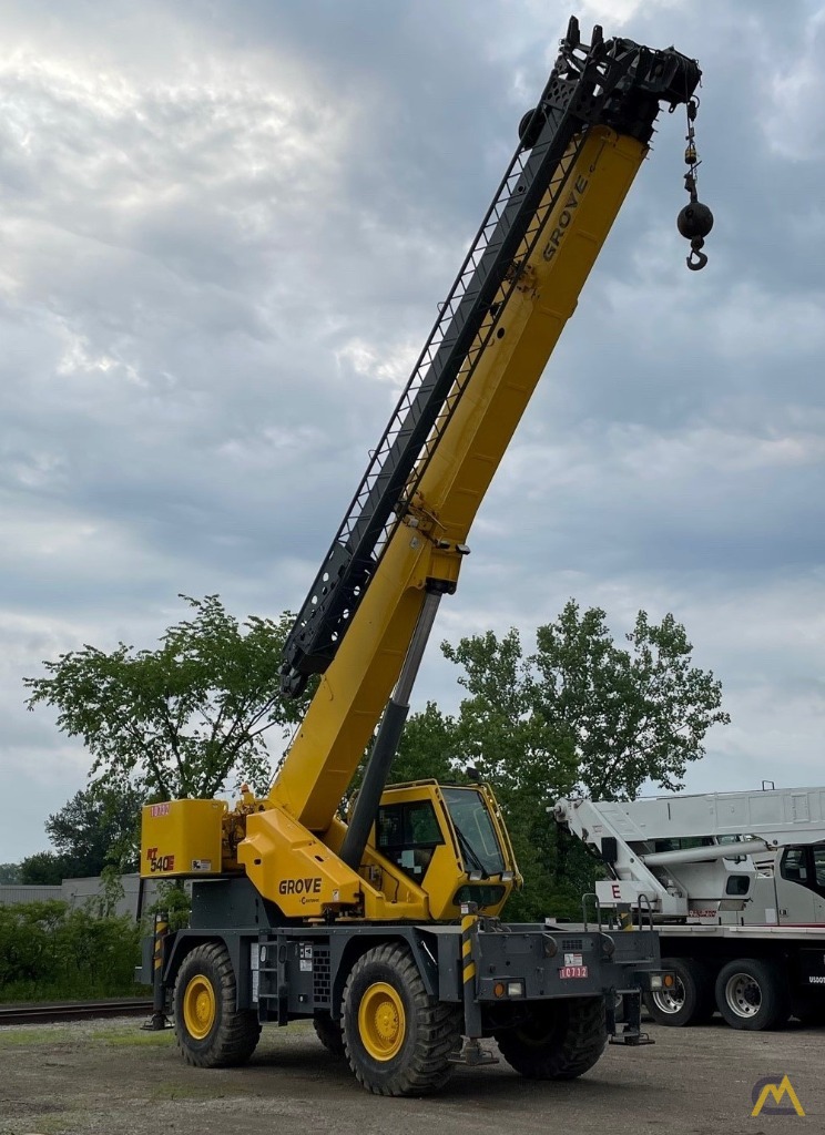 Grove RT540E-4 40-Ton Rough Terrain Crane 1