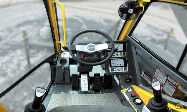 Grove RT540E 40-Ton Rough Terrain Crane 9