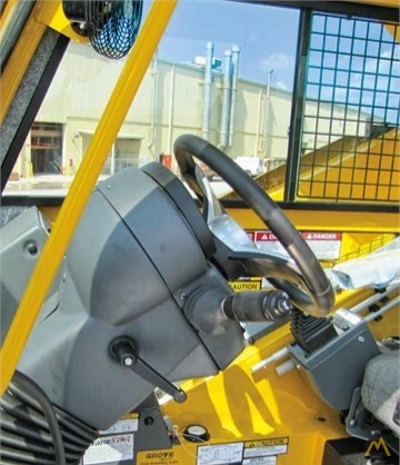 Grove RT540E 40-Ton Rough Terrain Crane 3