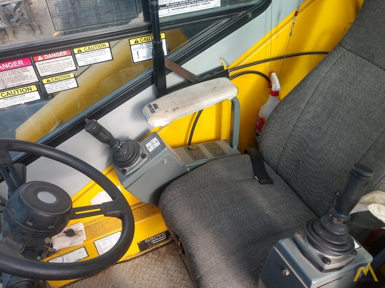 Grove RT540E 40-ton Rough Terrain Crane 11