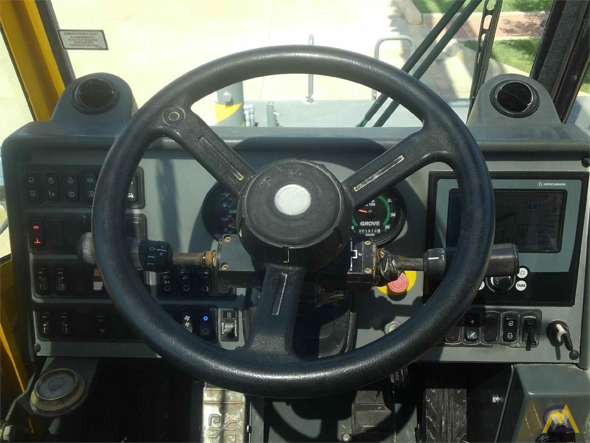 Grove RT540E 40-ton Rough Terrain Crane 3