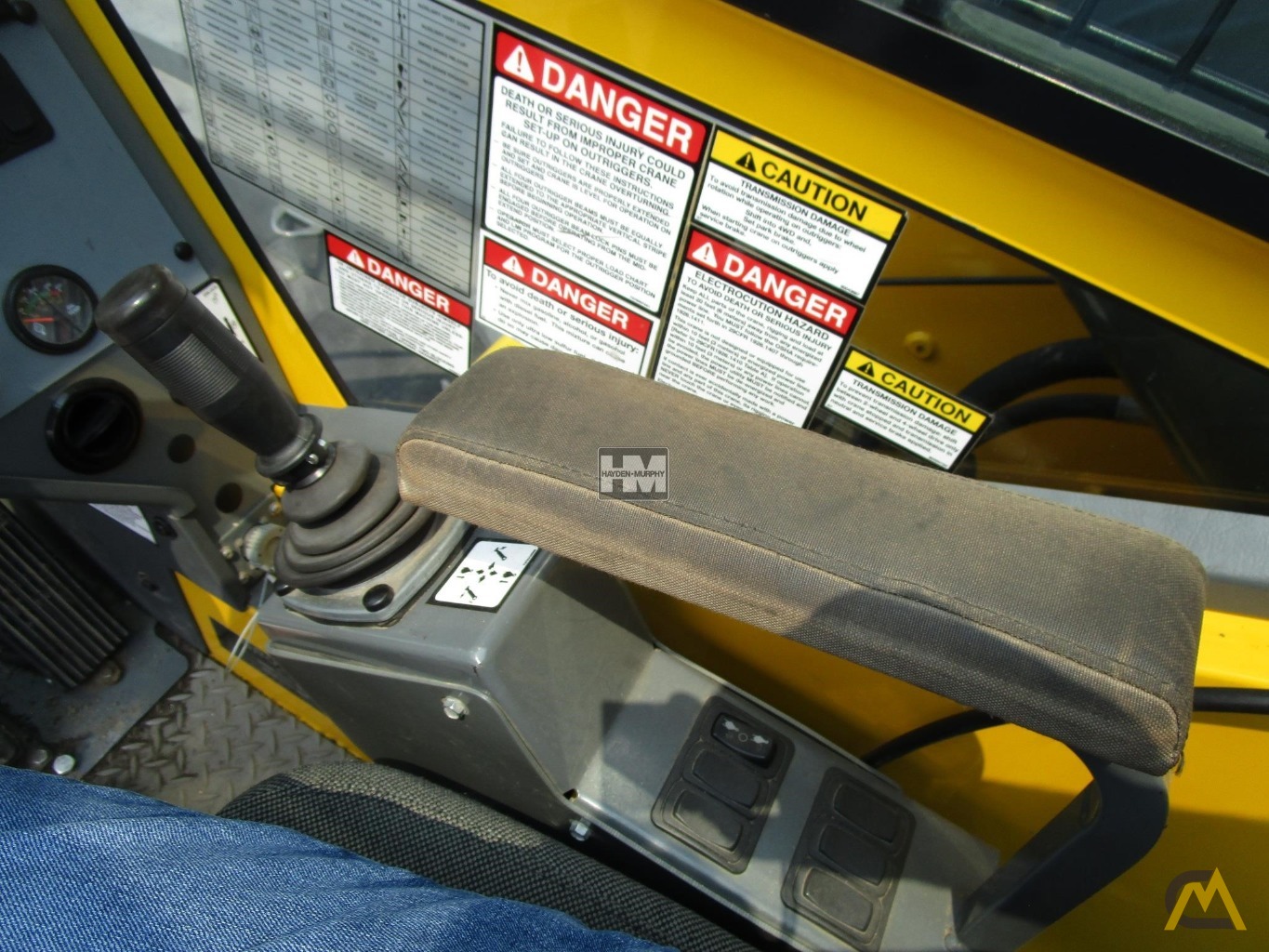 Grove RT540E 40-Ton Rough Terrain Crane 34