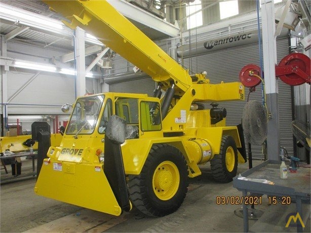 Grove RT58B 15-ton Down Cab Rough Terrain Crane 1