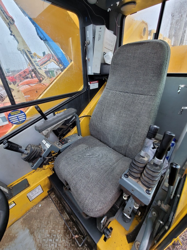 Grove RT600E 50-Ton Rough Terrain Crane 4