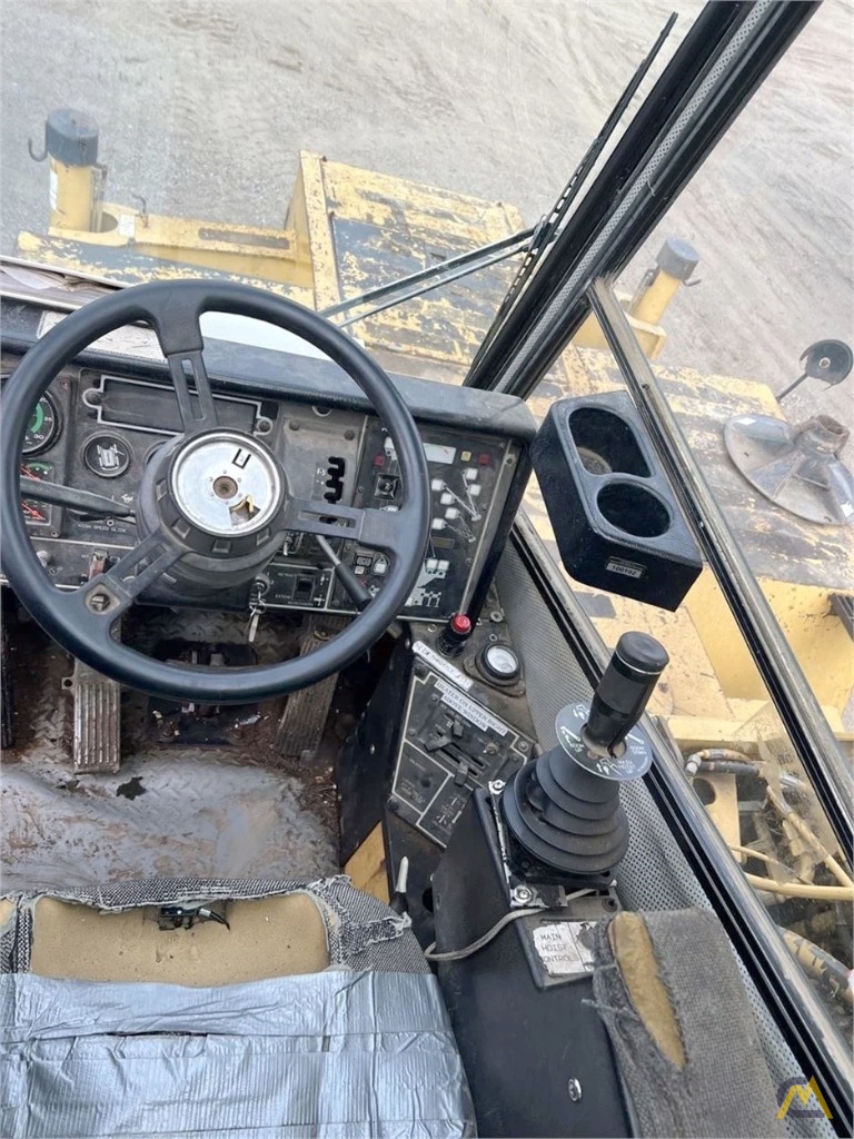 Grove RT635C 35-ton Rough Terrain Crane 4