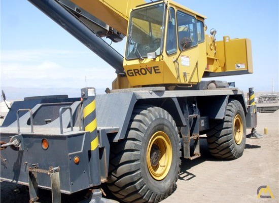 Grove RT650E 50-ton Rough Terrain Crane 1