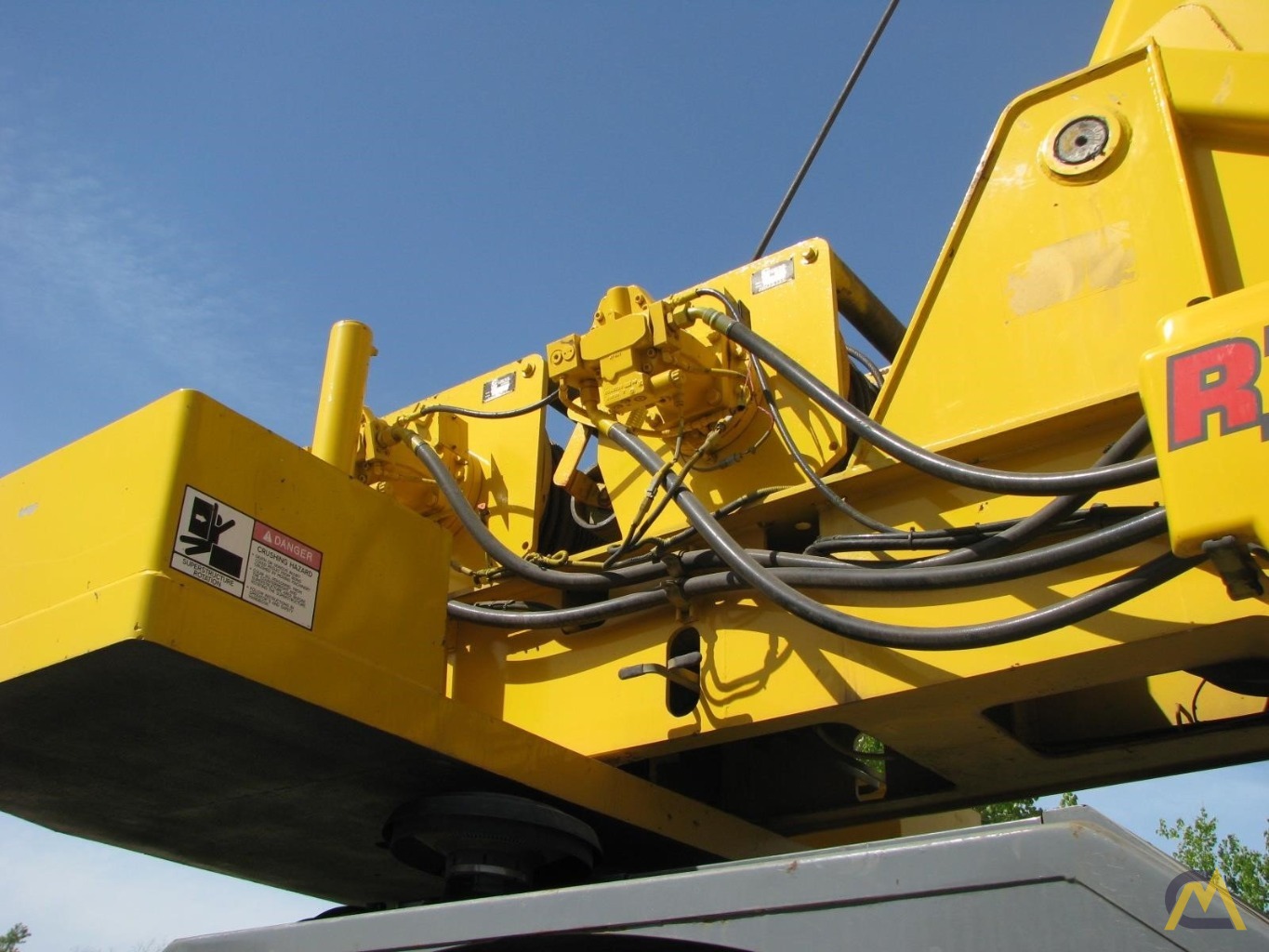 Grove RT700E 60-Ton Rough Terrain Crane 4