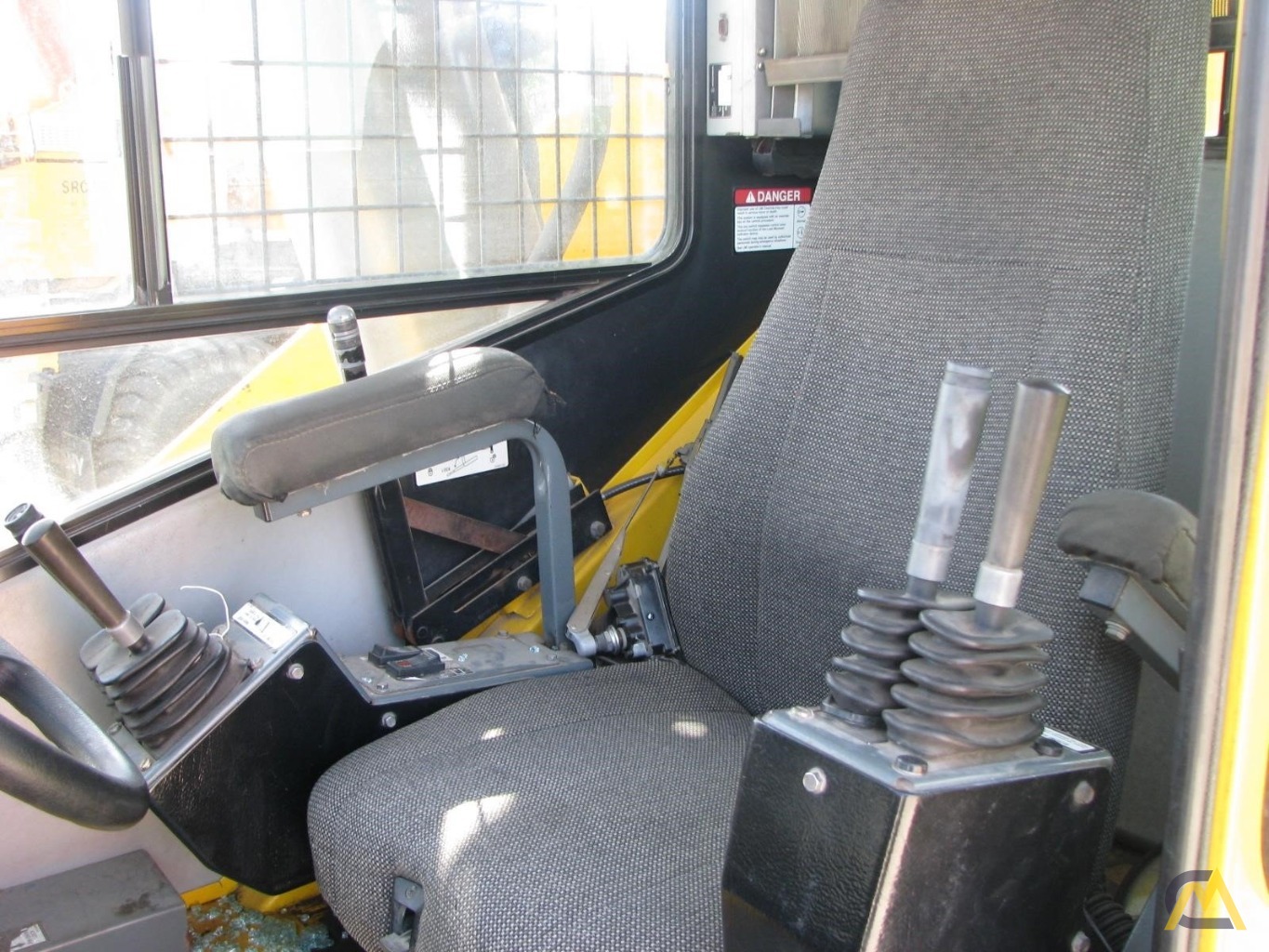 Grove RT700E 60-Ton Rough Terrain Crane 8