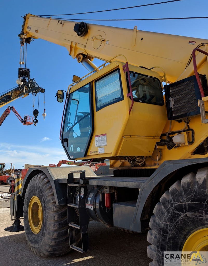 Grove RT760E 60-Ton Rough Terrain Crane 1