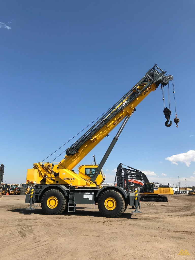 Grove RT890E 90-Ton Rough Terrain Crane 1