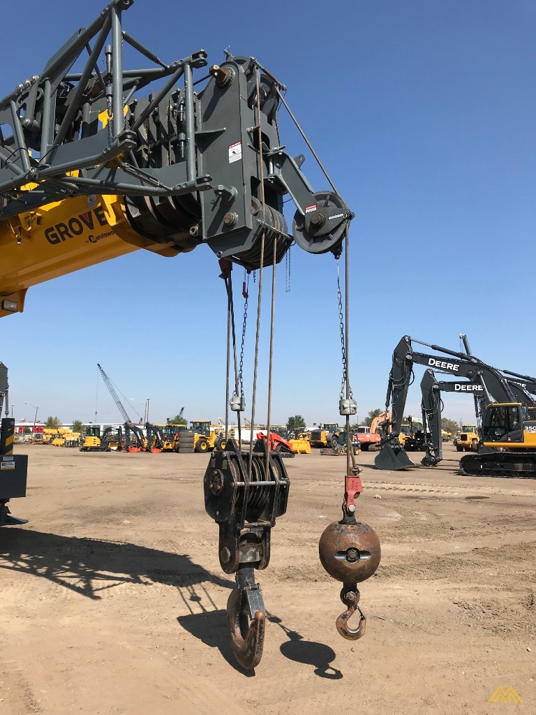 Grove RT890E 90-Ton Rough Terrain Crane 7